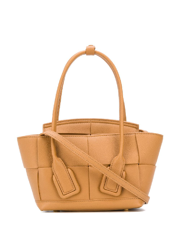 arco tote by bottega veneta
