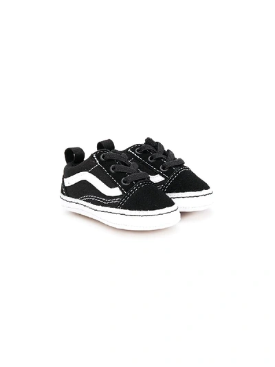 Vans Low Top Lace Up Sneakers In Black