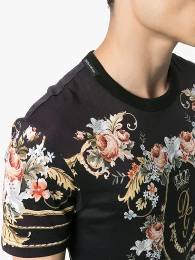 Shop Dolce & Gabbana T-shirt Mit Blumen-print - Schwarz In Black