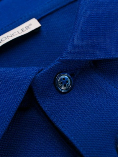 Shop Moncler Henley-hemd In Blue