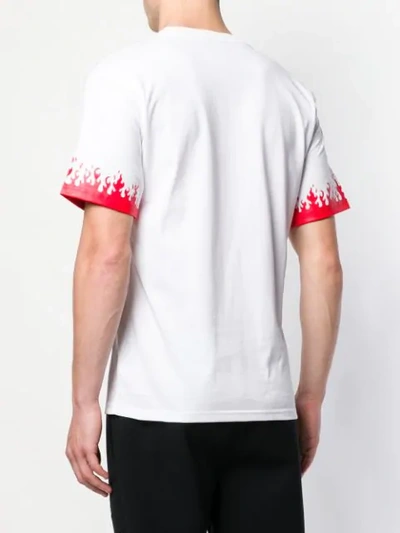 Shop Vision Of Super T-shirt Mit Flammen-print - Weiss In White