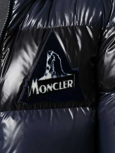 Shop Moncler Jacke Mit Logo-patch In Blue