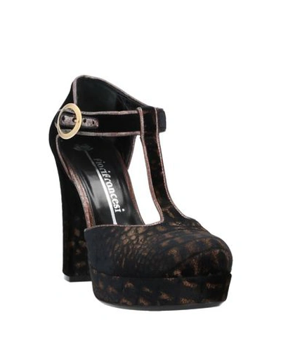 Shop Fiorifrancesi Pump In Black