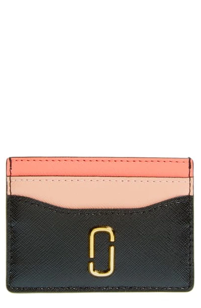 Shop Marc Jacobs Snapshot Leather Card Case In Black/ Rose