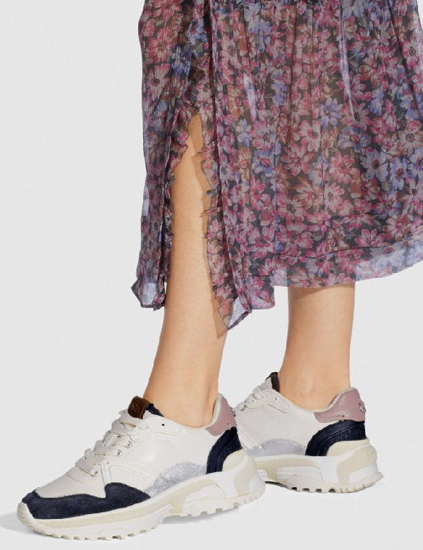 c143 runner with glitter