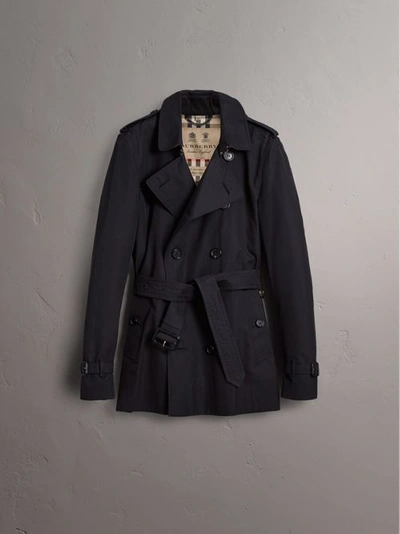 Shop Burberry The Kensington – Short Trench Coat In Navy