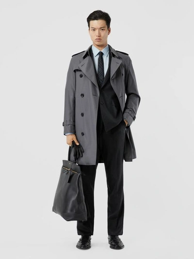 Shop Burberry The Mid-length Chelsea Heritage Trench Coat In Mid-grey