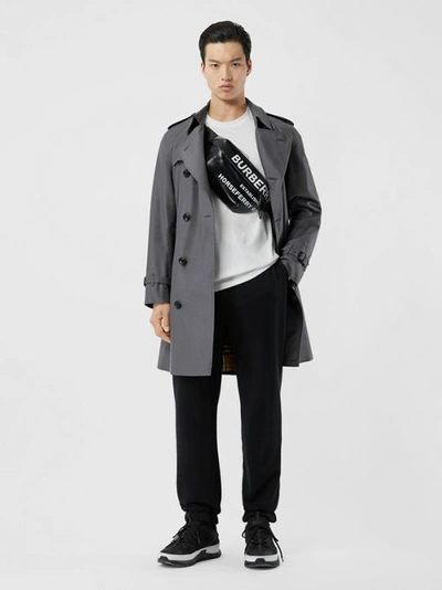 Shop Burberry The Mid-length Chelsea Heritage Trench Coat In Mid-grey