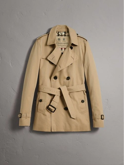 Shop Burberry The Kensington – Short Trench Coat In Honey