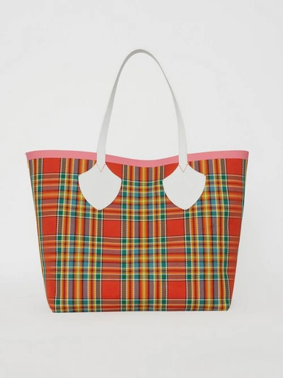 Shop Burberry The Giant Reversible Tote In Vintage Check In Chalk White/bright Coral Pink