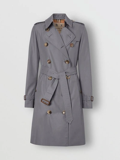 Shop Burberry The Mid-length Kensington Heritage Trench Coat In Mid-grey