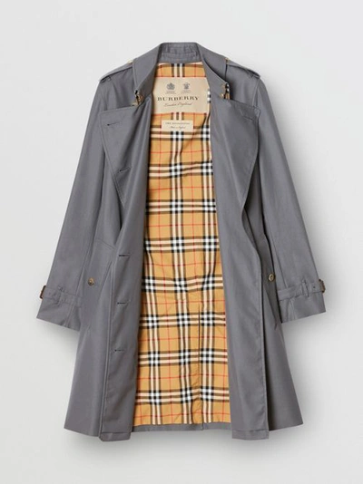 Shop Burberry The Mid-length Kensington Heritage Trench Coat In Mid-grey