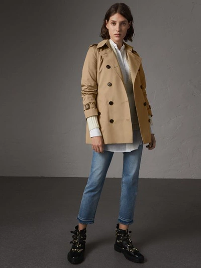 Shop Burberry The Kensington – Short Trench Coat In Honey