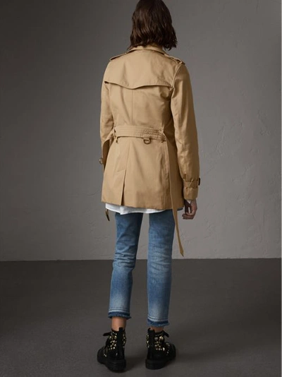 Shop Burberry The Kensington – Short Trench Coat In Honey