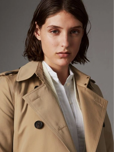 Shop Burberry The Kensington – Short Trench Coat In Honey