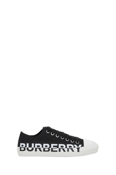 Shop Burberry Larkhall Sneakers In Nero