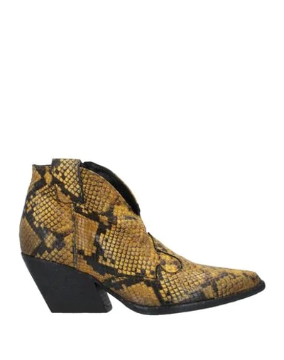 Shop Elena Iachi Woman Ankle Boots Yellow Size 6 Leather
