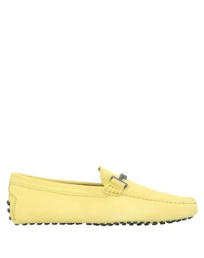 Shop Tod's Man Loafers Light Yellow Size 9 Leather