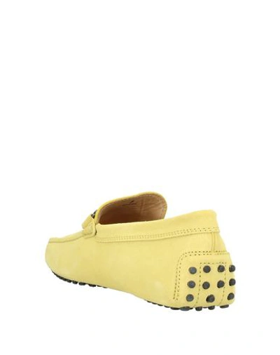 Shop Tod's Man Loafers Light Yellow Size 9 Leather