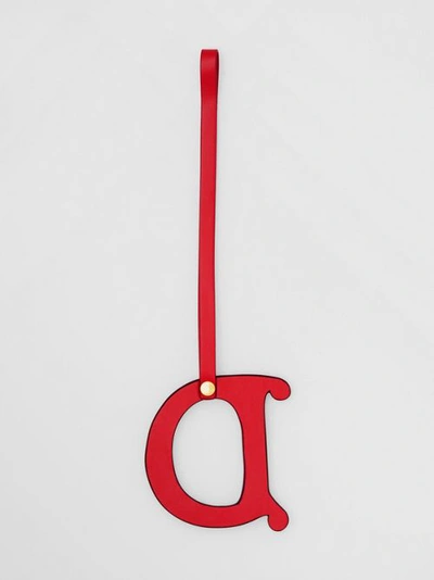 D 字母铆钉皮革吊饰