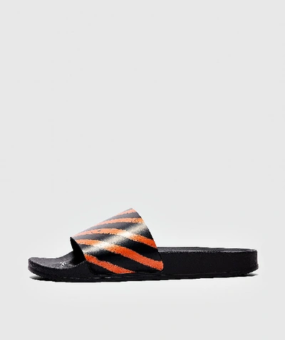 Shop Off-white Spray Slides In Black/orange