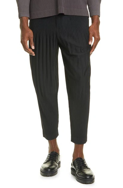 Shop Issey Miyake Pleated Crop Jogger Pants In Black