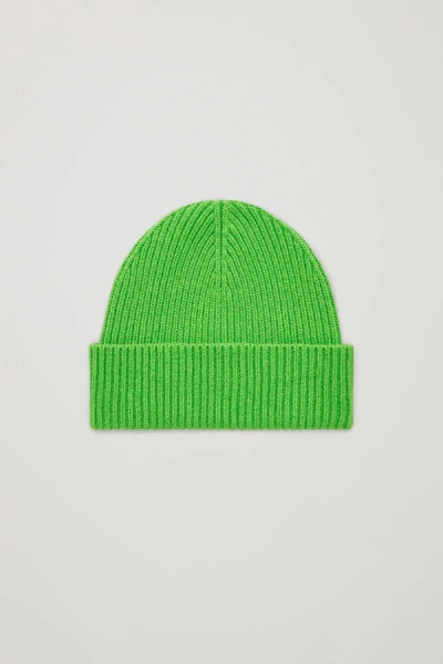 Shop Cos Chunky Ribbed Cashmere Beanie In Green