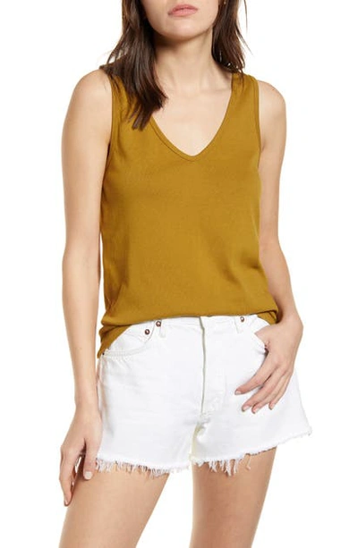 Shop Madewell Tomboy V-neck Tank In Spiced Olive