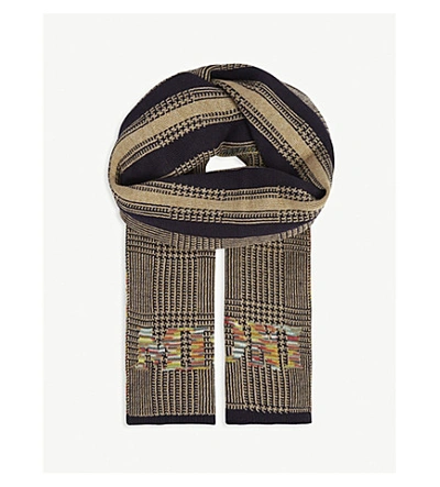 编织羊毛标志围巾