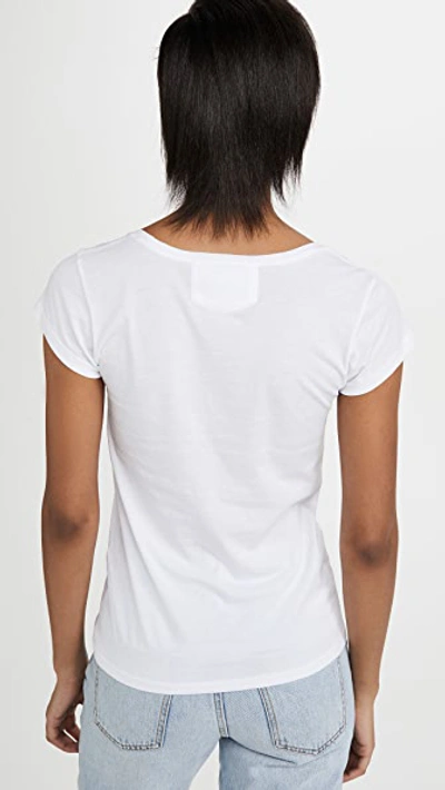 Shop Frame Le Scoop Mid Rise Tee In Blanc