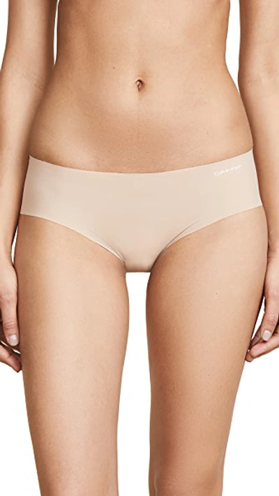 Calvin Klein Underwear Invisibles Hipster Panties In Light Caramel