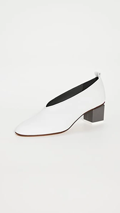 Shop Gray Matters Mildred Classica Pumps In Bianco