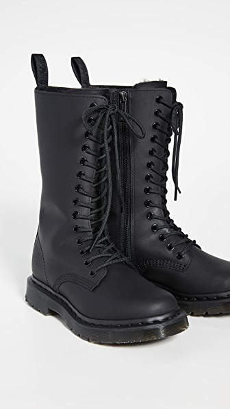 dr martens 14 eye zip boot