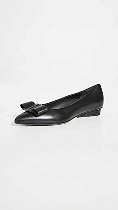 Shop Ferragamo Viva Flat In Nero