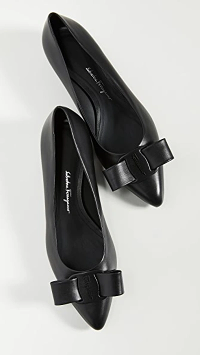 Shop Ferragamo Viva Flat In Nero