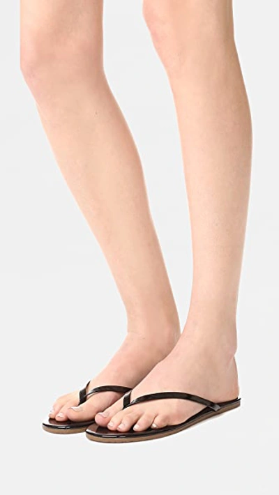 Tkees Glosses Womens Patent Leather Slide Flip-flops In Licorice