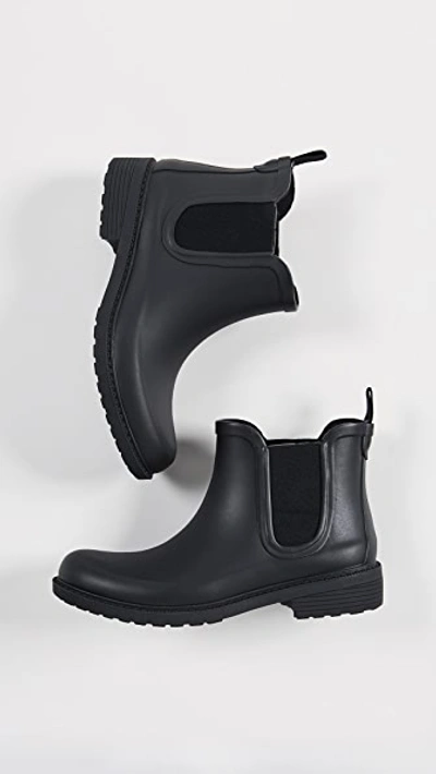 Shop Madewell The Chelsea Rain Boots In True Black