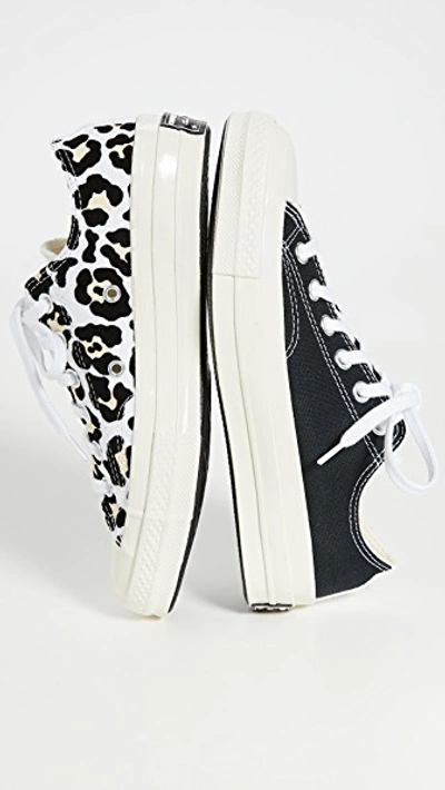 Converse Chuck 70 Logo Play Ox Sneakers In White black desert Ore