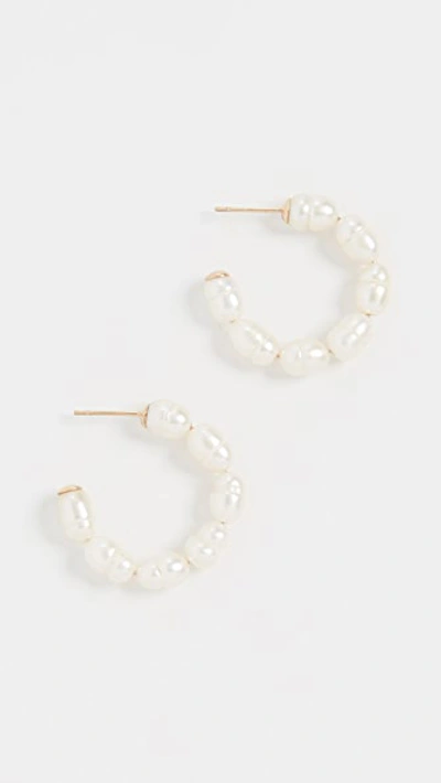 Shop Ariel Gordon Jewelry 14k Lido Hoops In Pearl