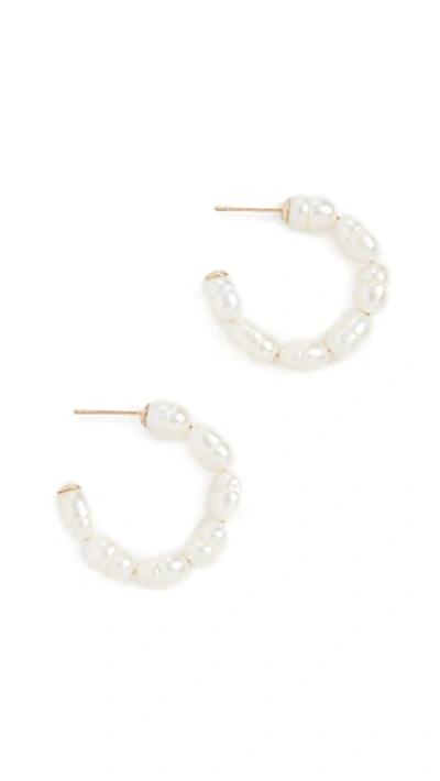 Shop Ariel Gordon Jewelry 14k Lido Hoops In Pearl