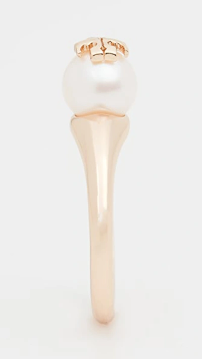 Shop Tory Burch Kira Pearl Ring In Tory Gold/ivory