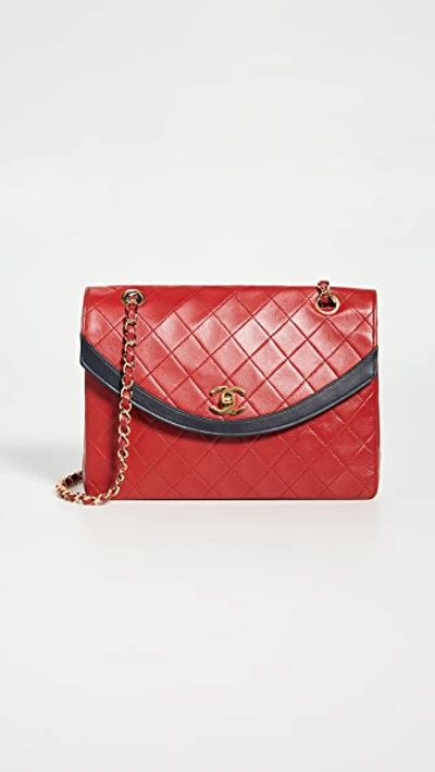 Pre-owned Chanel Red Round Flap Bag