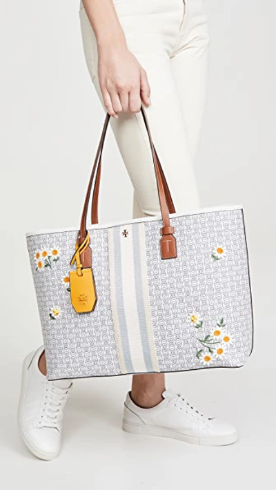 Tory Burch Gemini Link Large Canvas Applique Tote In New Ivory | ModeSens