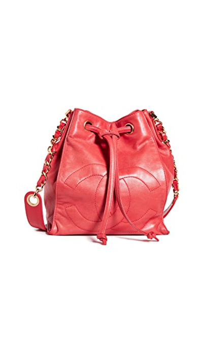 Pre-owned Chanel Red Lambskin Bucket Bag