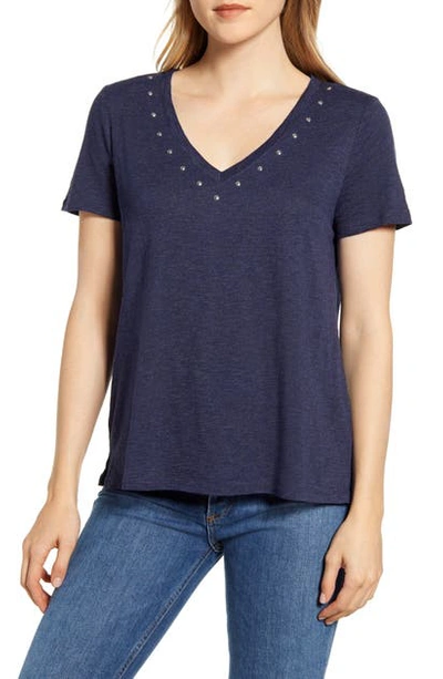 Shop Vince Camuto Studded V-neck Cotton Blend T-shirt In Caviar Heather