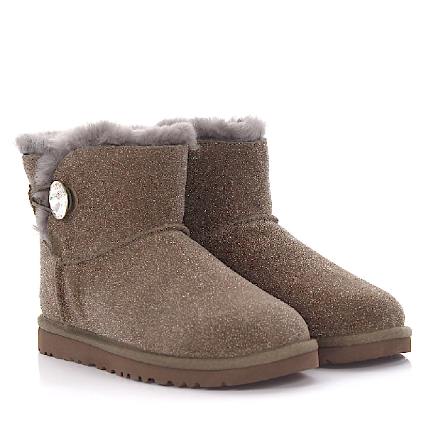 ugg bling button