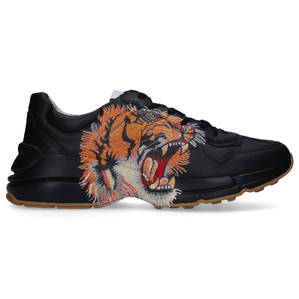 black gucci shoes with tiger