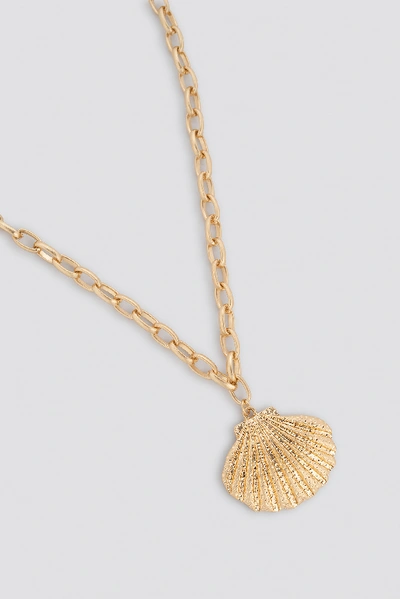 Shop Na-kd Chunky Chain Shell Necklace Gold