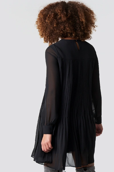Shop Trendyol Short Pleated Dress Black