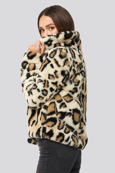 Nova Short Faux Fur Jacket Beige In Leopard Print
